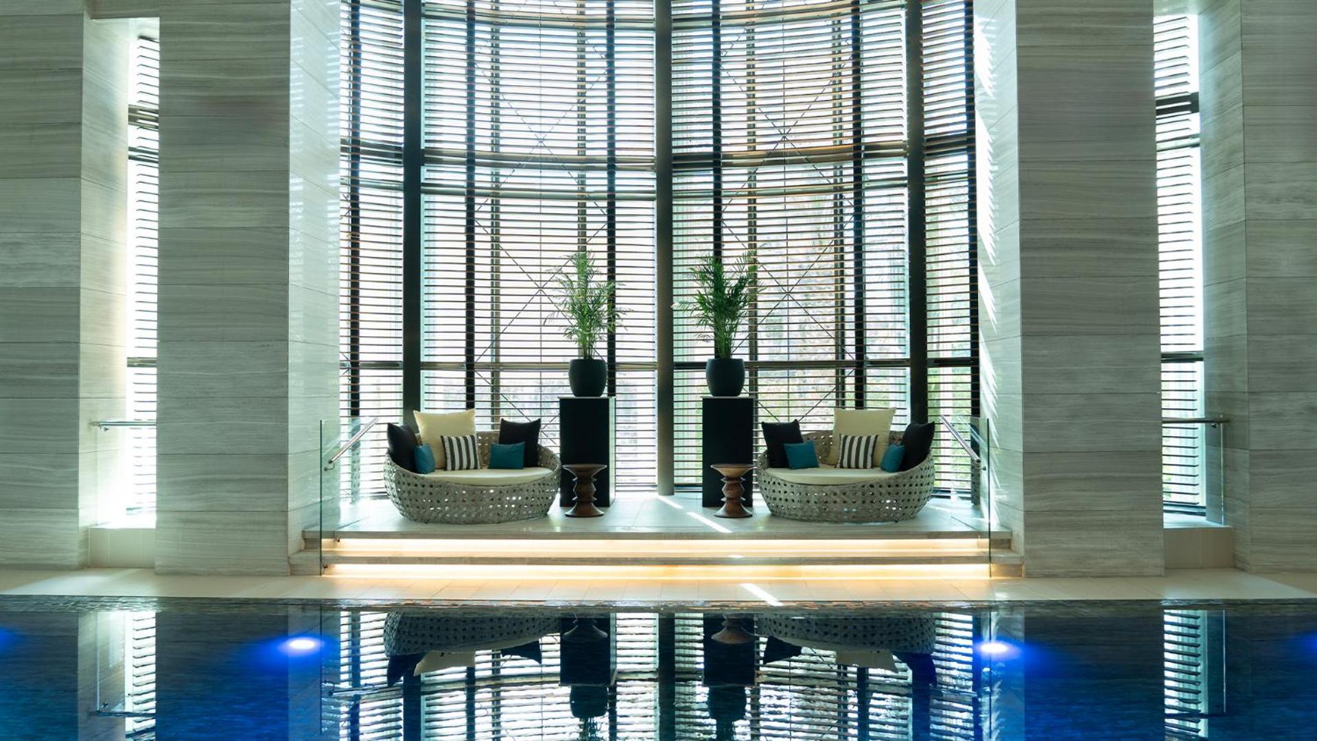 Fairmont Riyadh Exterior photo The pool at the hotel